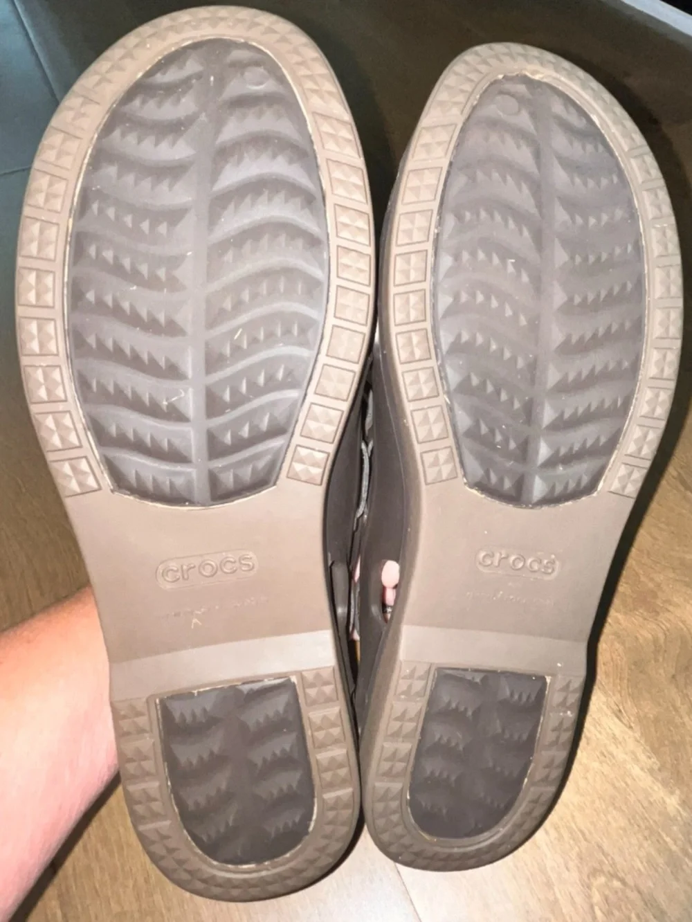 CROCS: Men’s Boat Shoe Crocs in Size 11: Very Good Condition…See Pics